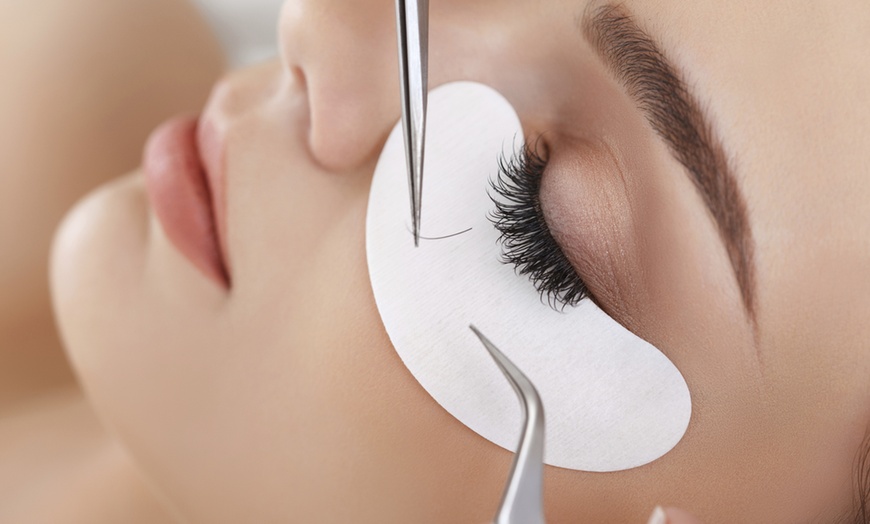 Finding Lash Extension Training Certification in Melbourne