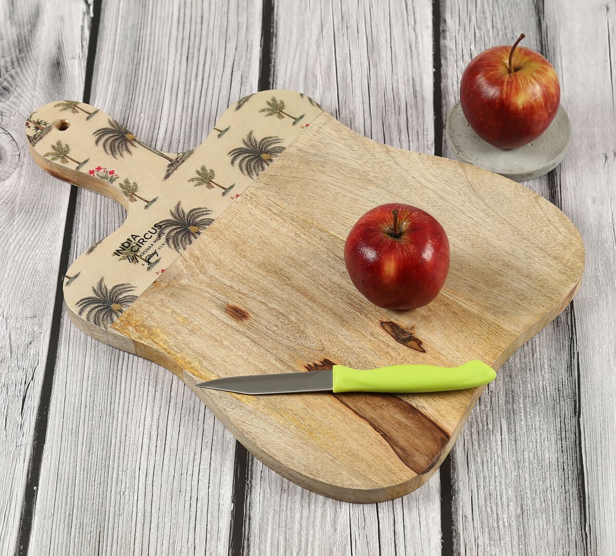 The Benefits of Using a Wooden Kitchen Cutting Board